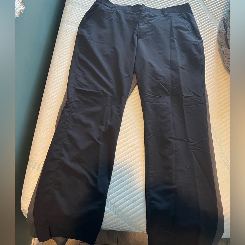 Black under armour golf pants 38x32